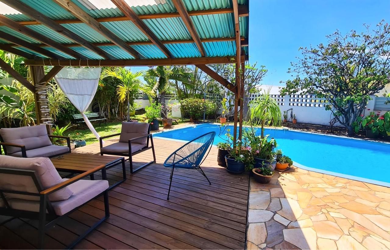 Ti Case Fleurie * Piscine * Jardin Tropical 생뢰 외부 사진