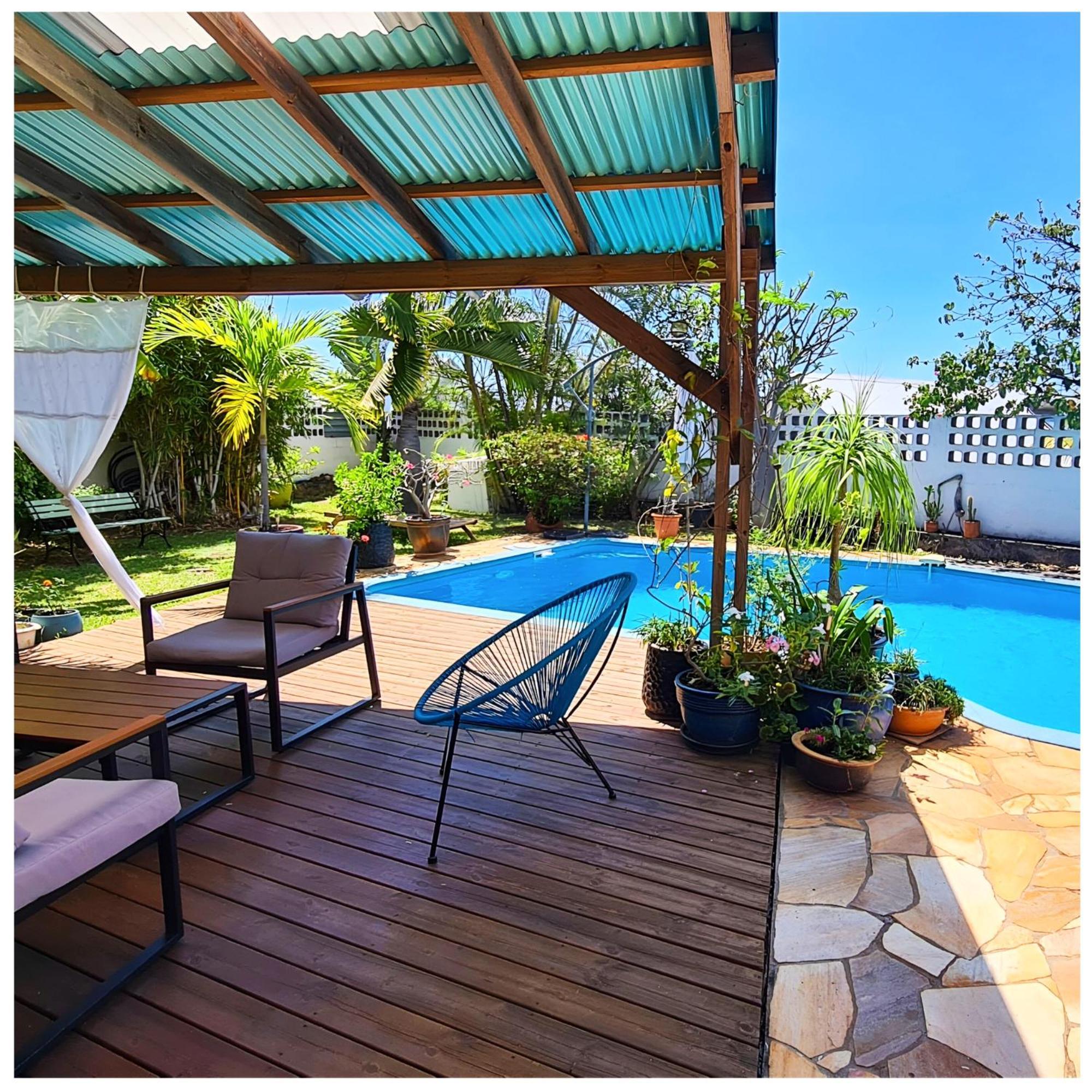Ti Case Fleurie * Piscine * Jardin Tropical 생뢰 외부 사진